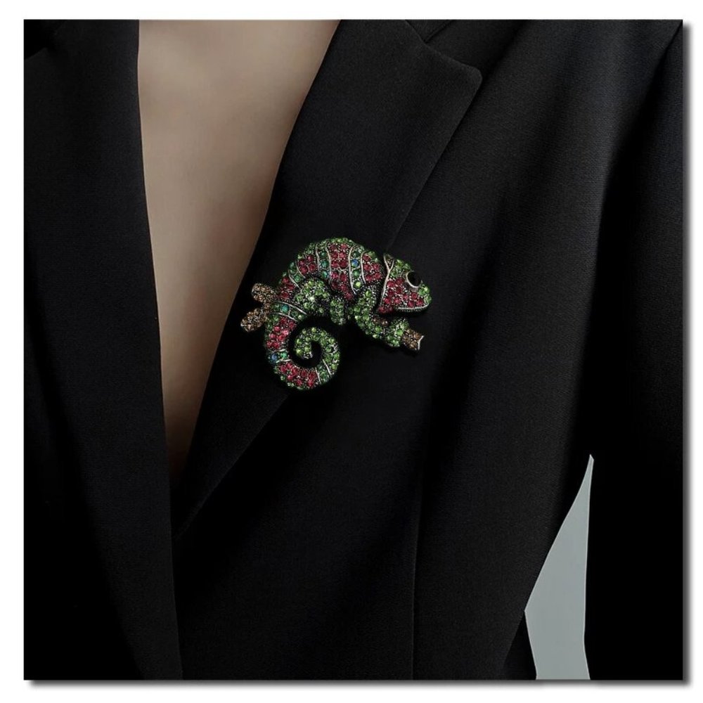 Pink Green Rhinestone Chamelion Pin Broach - Picture 4 of 4
